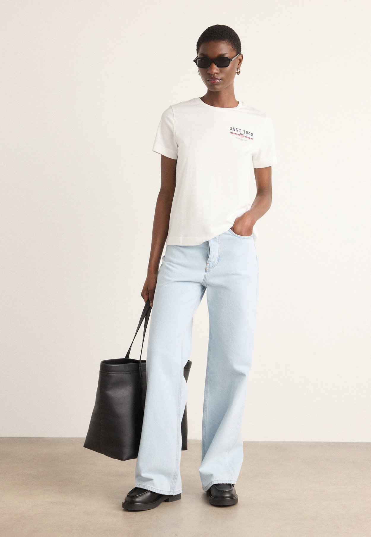 REGULAR FIT