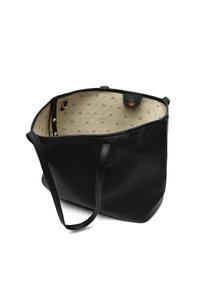 Čierna kožená taška s textúrovaným povrchom, so širokým otvorom a béžovou vzorovanou podšívkou, zdobená zlatými kovovými akcentmi.