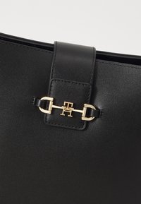 Tommy Hilfiger HERITAGE BUCKET - Handbag - black