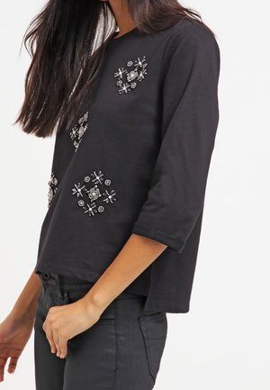 Sweater - black