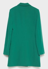 Manteau long vert sarcelle avec des manches longues, un col et une coupe droite dans le dos, vu de dos sur un fond clair uni.