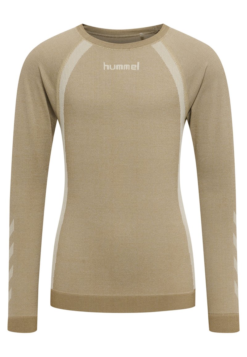 Langærmet atletisk top i beige med cremefarvede accenter, featuring en rund hals, ribbede manchetter og et logo på forsiden.