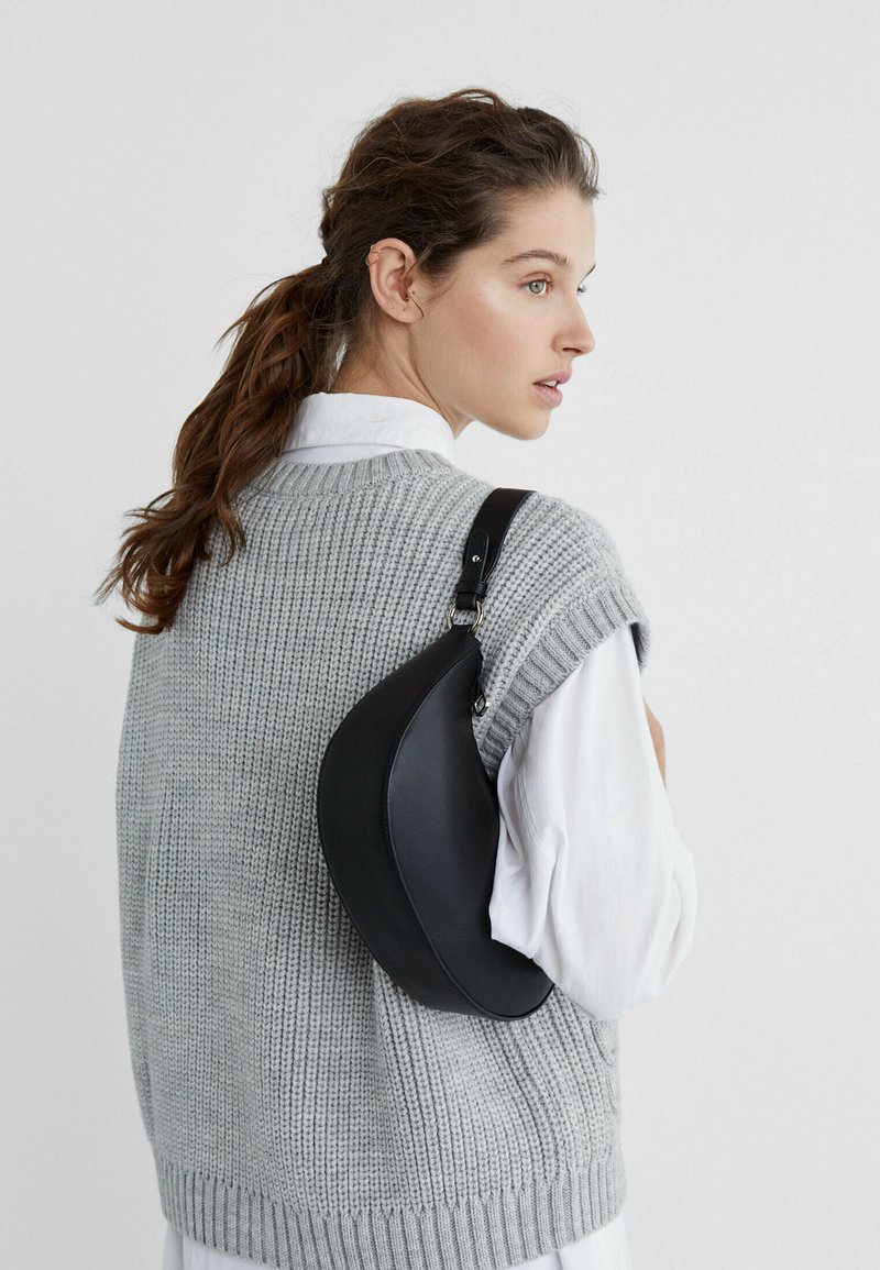 Stradivarius - HALF-MOON SHOULDER - Handbag - black, Enlarge