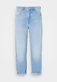 Helles blaues Denim mit hoher Taille, geradem Schnitt, umgeschlagenen Säumen und Fünf-Taschen-Design. Leicht ausgebleichte Textur mit sichtbaren Nähten.