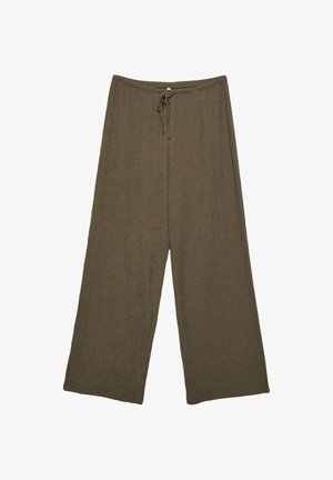 Pantaloni a gamba larga in verde oliva, realizzati in un tessuto texturizzato. Presentano una vita elasticizzata con un cordoncino per una vestibilità regolabile.