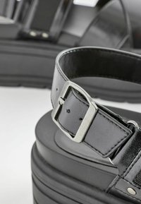 Next CHUNKY REGULAR WIDE FIT - Platvormsandaalid - black