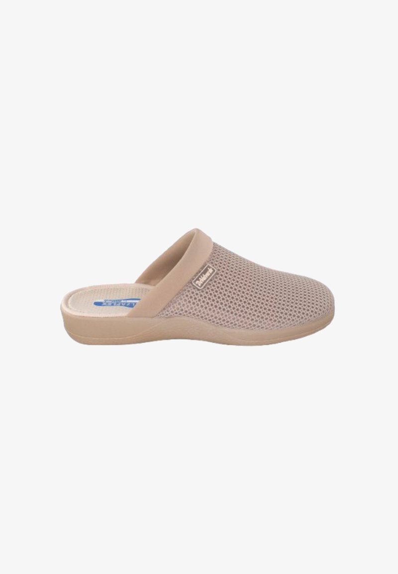 Zuecos beige de tipo slip-on con parte superior de malla perforada y suela de goma sólida, que presentan un borde suave y un sutil detalle de logo.