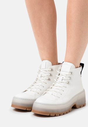 HUGO, Bottines à plateau - white