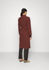STUDIO ID Abrigo clásico - bordeaux