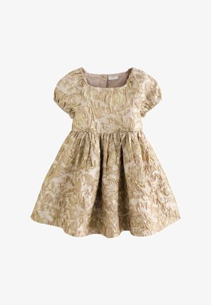 Mädchen-Kurzarmkleid mit geraffter Taille, goldfarbenem Blumenbrokatstoff und rundem Ausschnitt in hellrosa und goldenen Tönen.