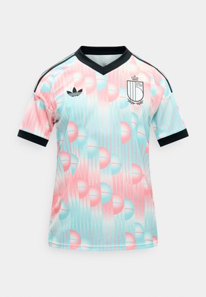 Maglia da calcio a maniche corte in rosa pastello e blu con colletto e polsini neri, stemma della squadra sul petto a sinistra e logo Adidas sul petto a destra.
