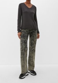 QS Sweter