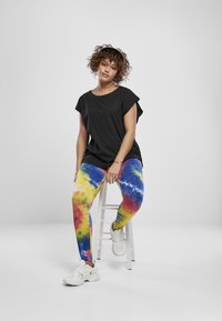 Urban Classics TIE DYE HIGH WAIST  - Leggings - Byxor - royalblue/brightyellow