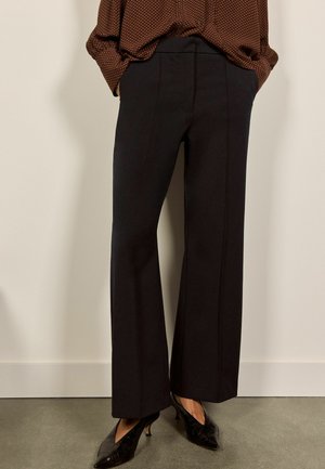 BHOEM, CROPPED FLARE TROUSERS - Bukser - navy