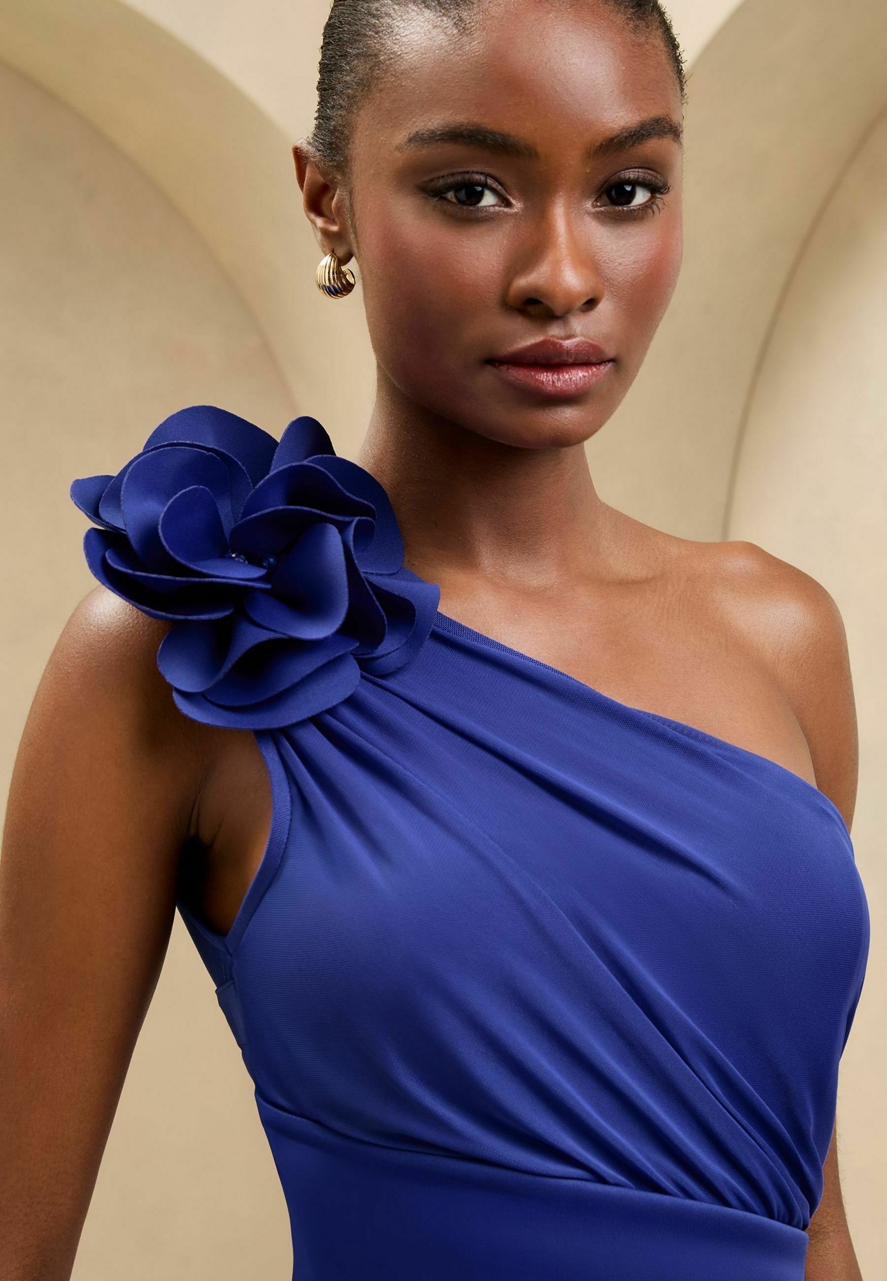 Lipsy ONE SHOULDER FLOWER CORSAGE - Robe de soirée - blue/bleu