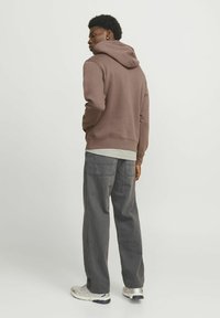 Jack & Jones JORVESTERBRO  - Sudadera - deep taupe