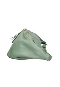 Borsa a tracolla in pelle verde con finitura testurizzata, dotata di una zip dorata e morbide frange. Forma triangolare con una sola tracolla.