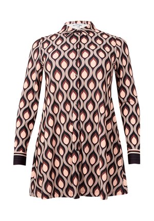 Langærmet bluse i mønstret stof med et bølget design i creme, pink og brune farver. Knaplukning foran og kravedetalje.