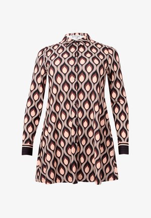 Langærmet bluse i mønstret stof med et bølget design i creme, pink og brune farver. Knaplukning foran og kravedetalje.