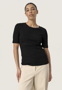 Soaked in Luxury FAUNA TEE - Pamata T-krekls - black