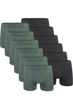 Set von Boxer-Shorts in Dunkelgrau und Olivgrün, aus dehnbarem Stoff, mit elastischem Bund und "normani"-Logo sowie einer körpernahen Passform.