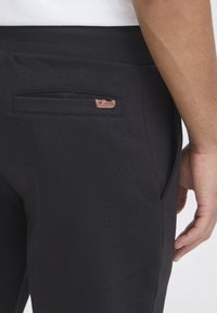 Thumbnail Image 5