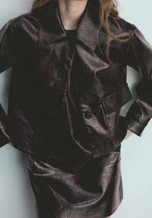 Imiteret læderjakke - bordeaux