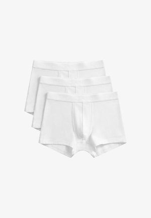 Tre boxer bianchi da uomo impilati, con vita elastica e dettaglio della patta frontale su sfondo bianco.