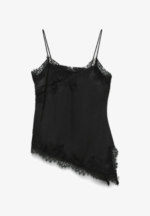 Crni kombinezon s čipkastim detaljima, s podesivim tankim naramenicama, asimetričnim rubom i glatkom teksturom nalik satenu.