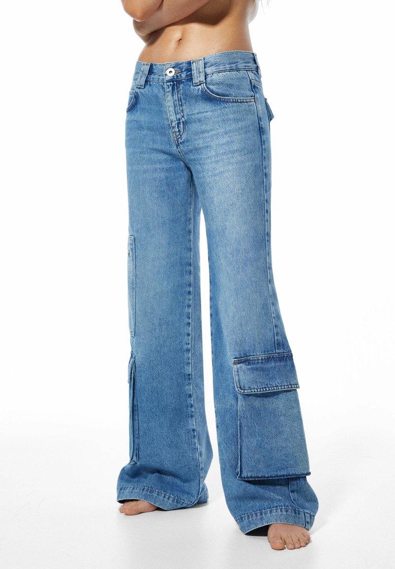 PULL&BEAR LOW RISE Flared Jeans metallic blue Zalando.ie