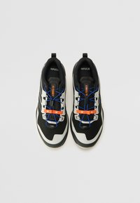 Thumbnail Image 4
