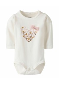 Weißer Langarm-Body mit einem Herzen, das aus bunten Herzen in Pink, Gold und Braun besteht, verziert mit einer pinken Schleife auf der linken Seite.