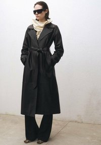 Mango NORTH - Trenčkot - black