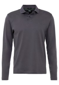 Koszulka polo z długim rękawem w ciemnoszarym kolorze, wykonana z mieszanki bawełny, z kołnierzykiem, plisą na trzy guziki i subtelnym haftem logo na piersi.