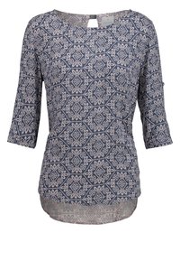 Top blu con motivo a fantasie e maniche a tre quarti, caratterizzato da un design floreale simmetrico in bianco e un orlo a strati con dettagli in trasparenza.