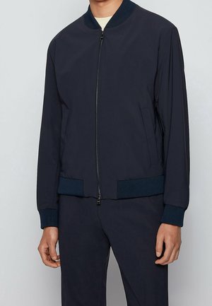 Kurtka Bomber