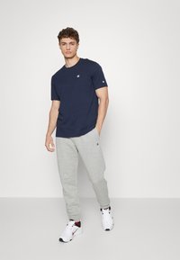 Champion CREWNECK - T-shirts - navy