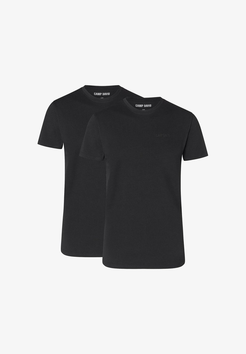 T-shirt in cotone nero con design a girocollo, caratterizzata da maniche corte e un discreto logo "CAMP DAVID" impresso sul petto.