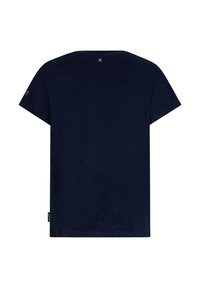 Marineblauw t-shirt met korte mouwen van zachte stof, met een ronde hals en een subtiele logo-tag nabij de zoom. Gladde, effen textuur.