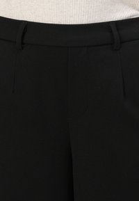 Non sélectionné, black