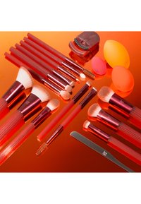 Real Techniques SOLAR POWER MOLTEN METALLIC EYE SET - Kwastenset