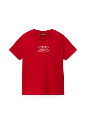 Rotes T-Shirt mit kurzen Ärmeln und Rundhalsausschnitt, weißem Text und kleinem Grafikmotiv zentriert auf der Brust mit dem Text "Looking for the Northern Lights."