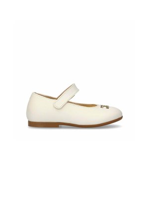 Witte leren Mary Jane-schoen met een ronde neus, platte zool en een klittenbandsluiting. Heeft subtiele decoratieve accenten aan de voorkant.