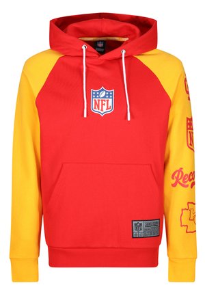 Rød og gul NFL hoodie med en forpocket, hvide snore, logo på brystet og tekst på ærmet; lavet af blødt stof.