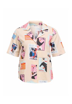 Chemise à manches courtes avec boutons, fond beige et imprimés graphiques colorés de style carte postale vintage en rose, bleu, noir et orange.