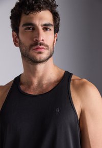 Pier One Sport ESSENTIAL 2 PACK MUSCLE VEST WITH RACER BACK - Top - white,black