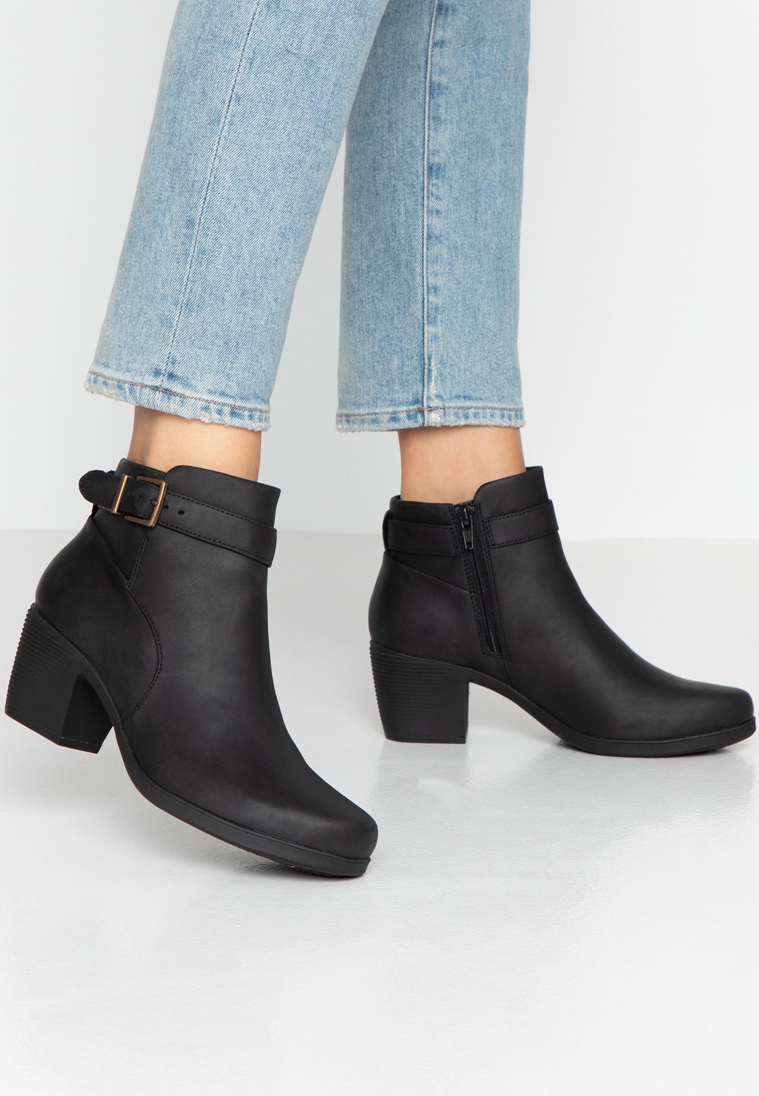 clarks un lindel lo ankle boot