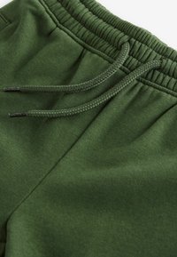 Next SLIM FIT CUFFED JOGGERS - Träningsbyxor - khaki
