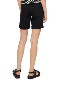 s.Oliver BERMUDA MID RISE - Jeans Shorts - schwarz