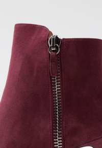 Pura Lopez Botines de tacón - bordeaux